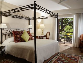 HOTELES...
